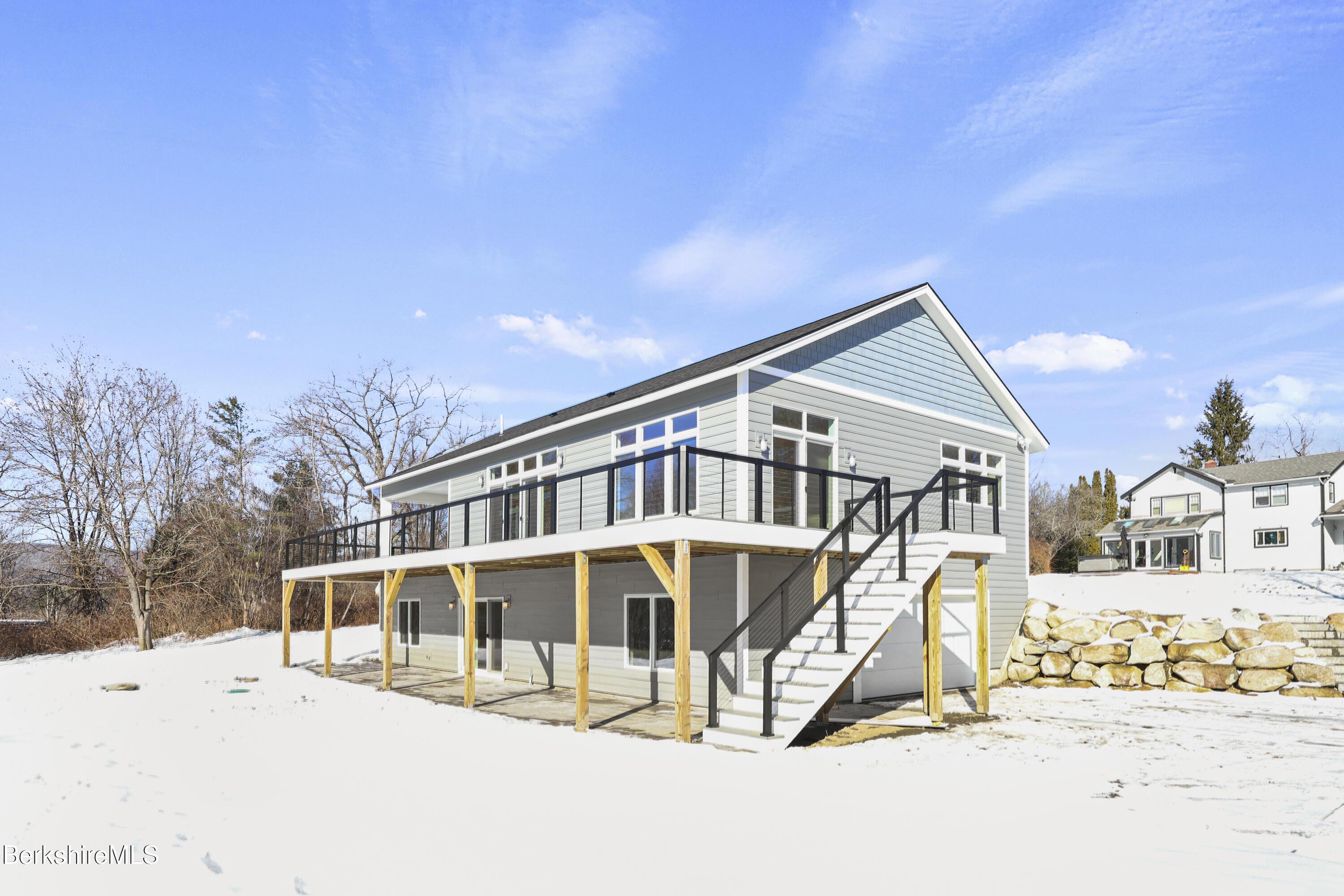 Image 2: Two Tier Deck & Patio