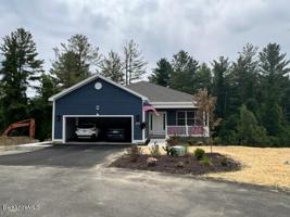 4 Fawn Ln