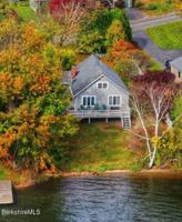 19 Narragansett Ave