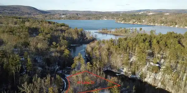 30 Lake Dr