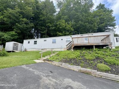 34 Lakewood Cir