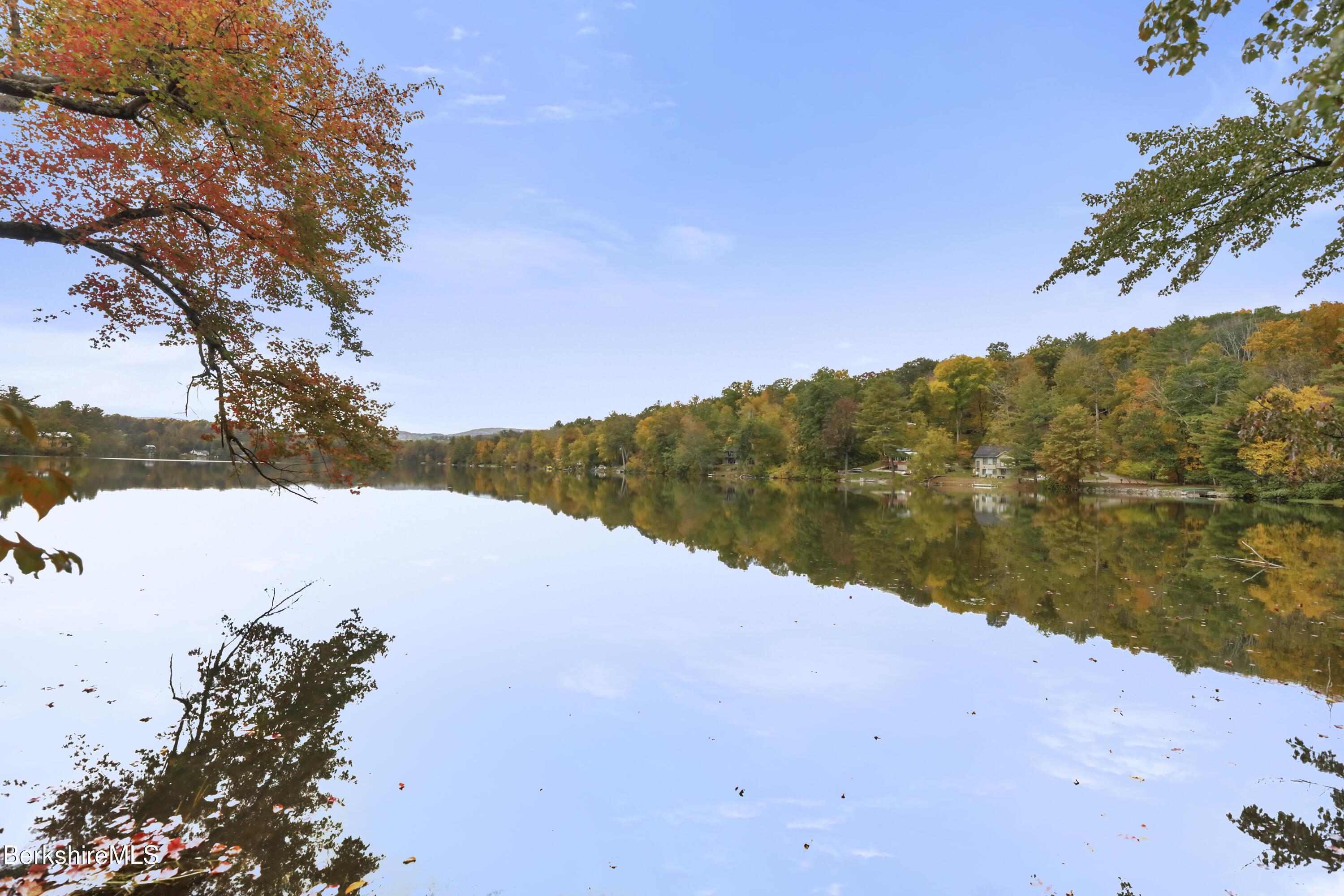 Image 1: 200 Waterfront Veiw