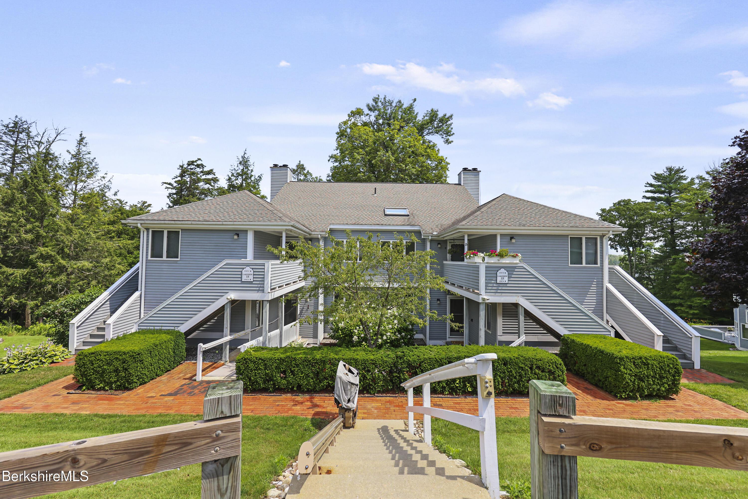Image 3: 5 Exterior Front