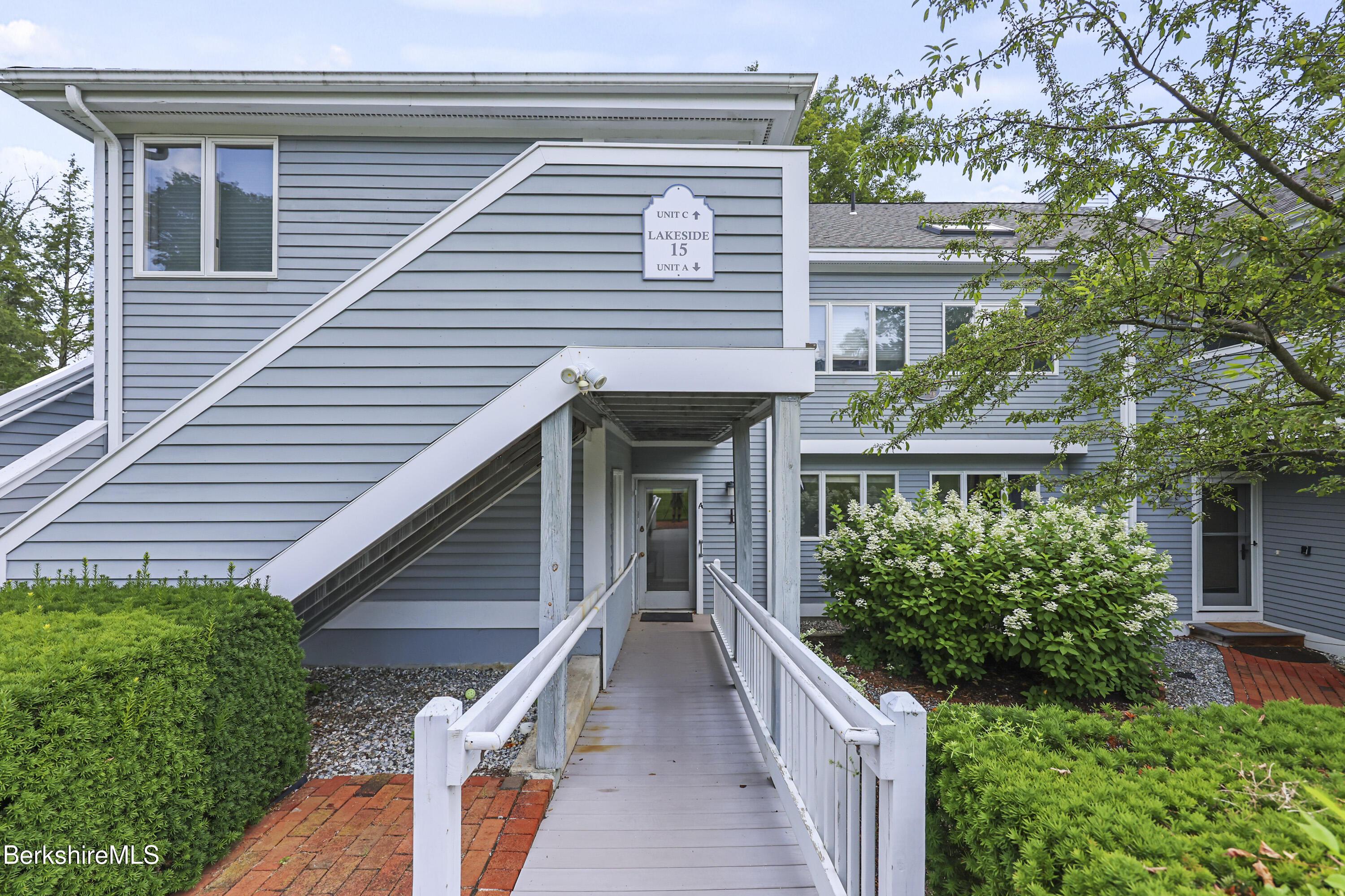 Image 4: 15 Exterior Front