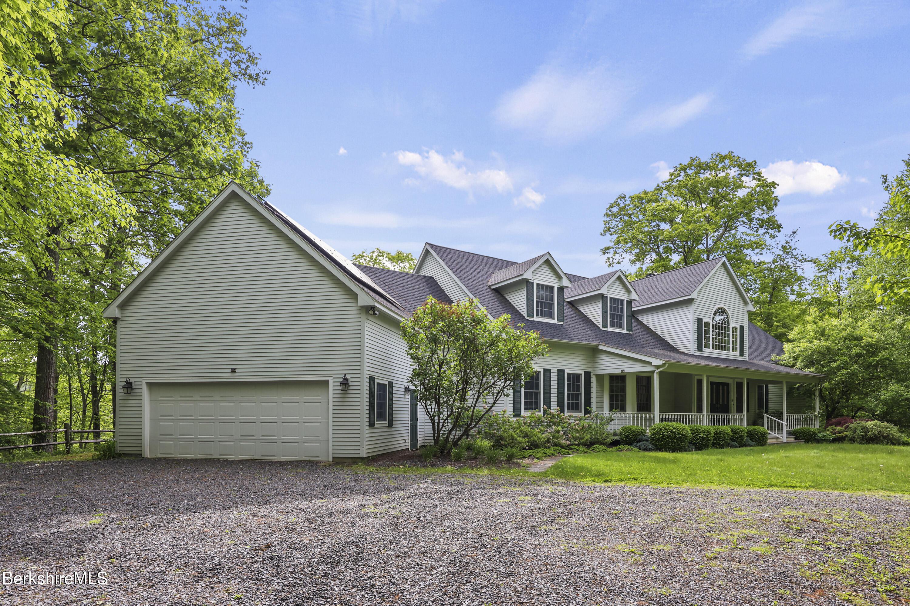 Image 4: Exterior Front