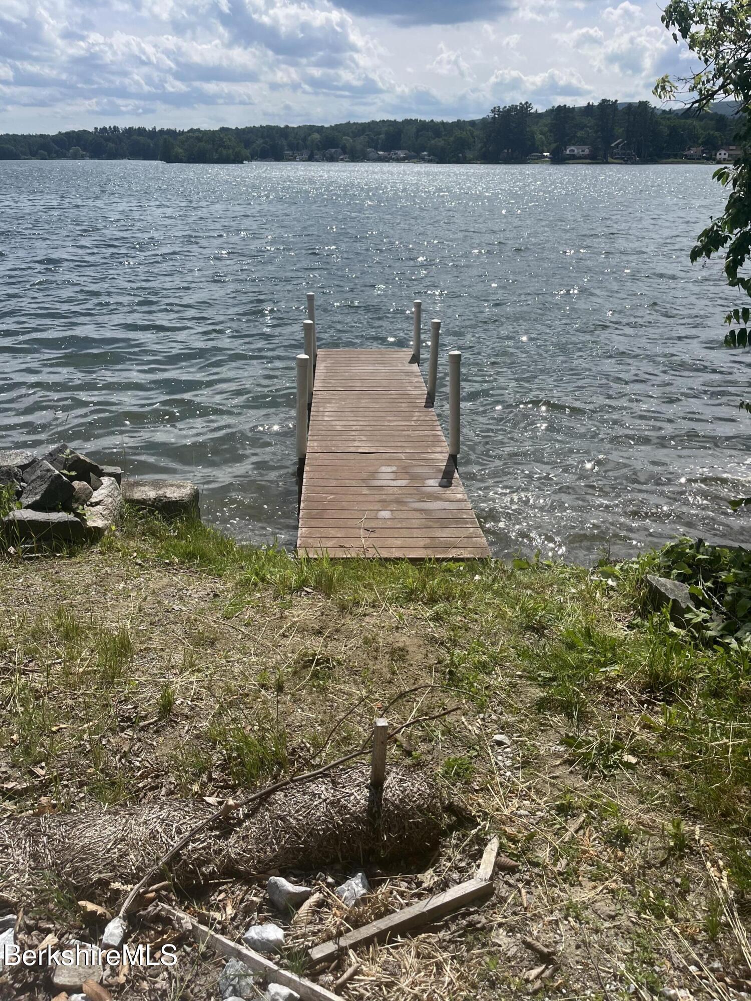 Image 3: Lake photo
