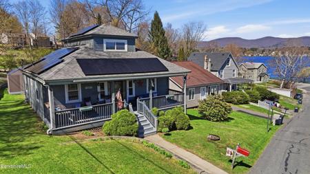 22 Broadway St