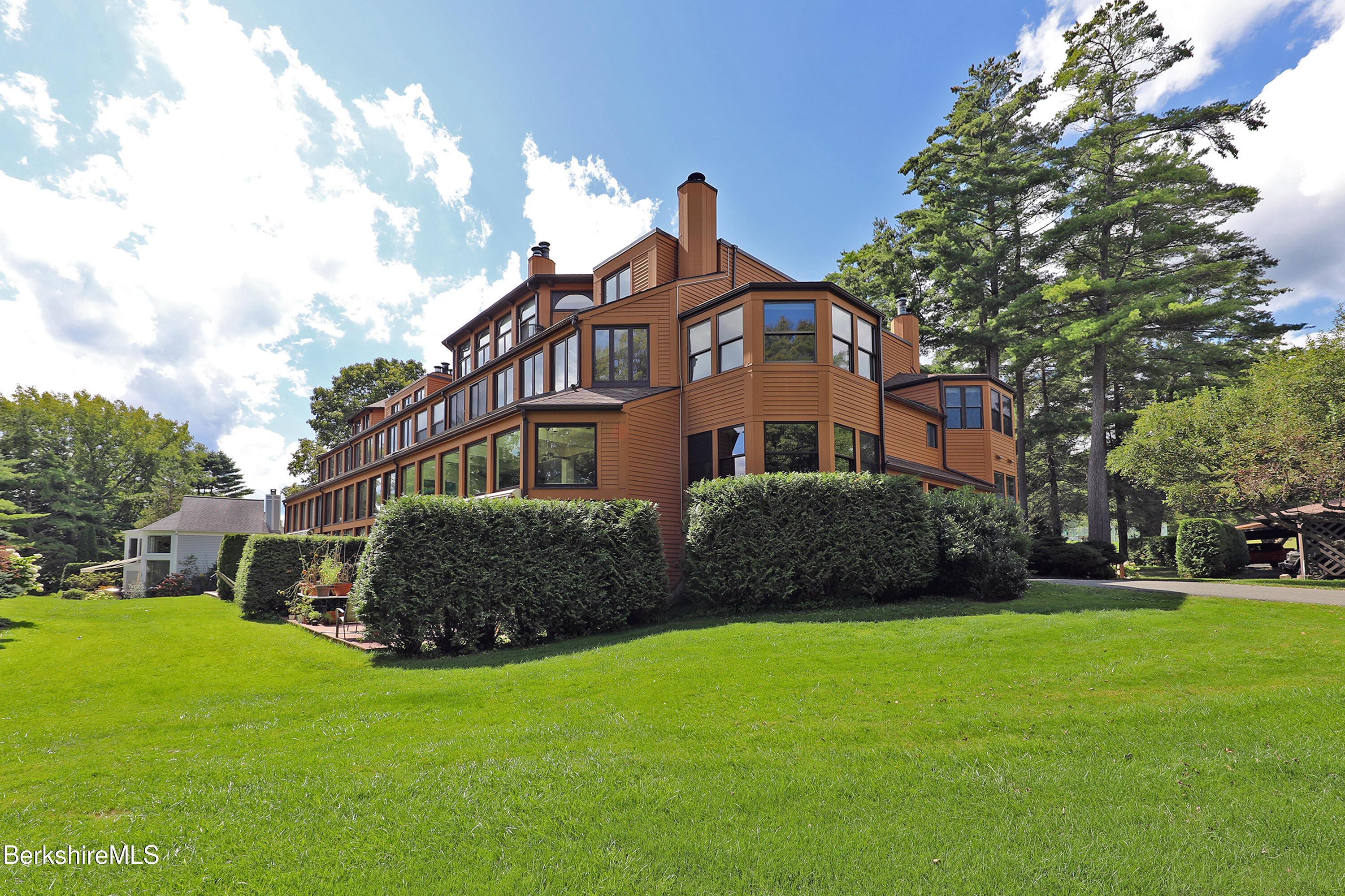 Image 4: Carriage Barn