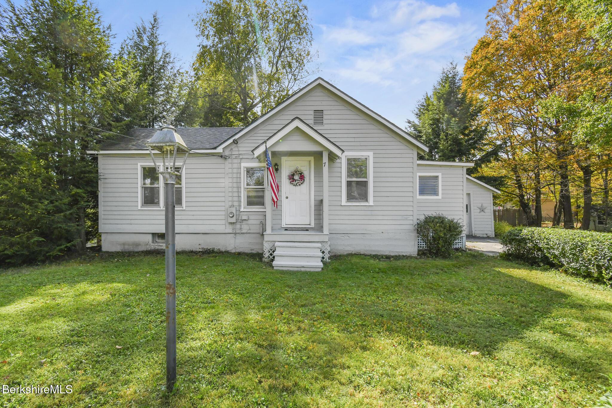 Image 2: 7 Chicopee Street_Done025