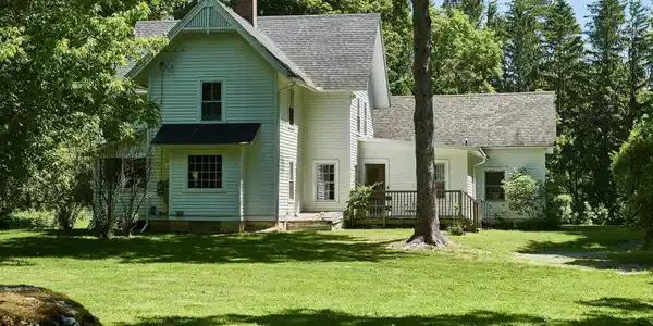 Image 2: Front facade