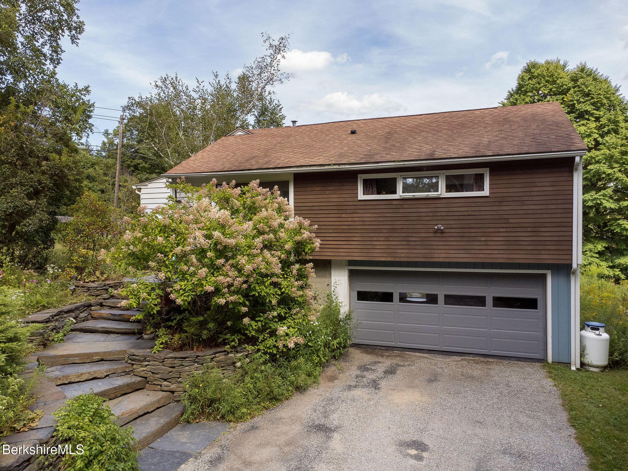 Image 4: Two car garage