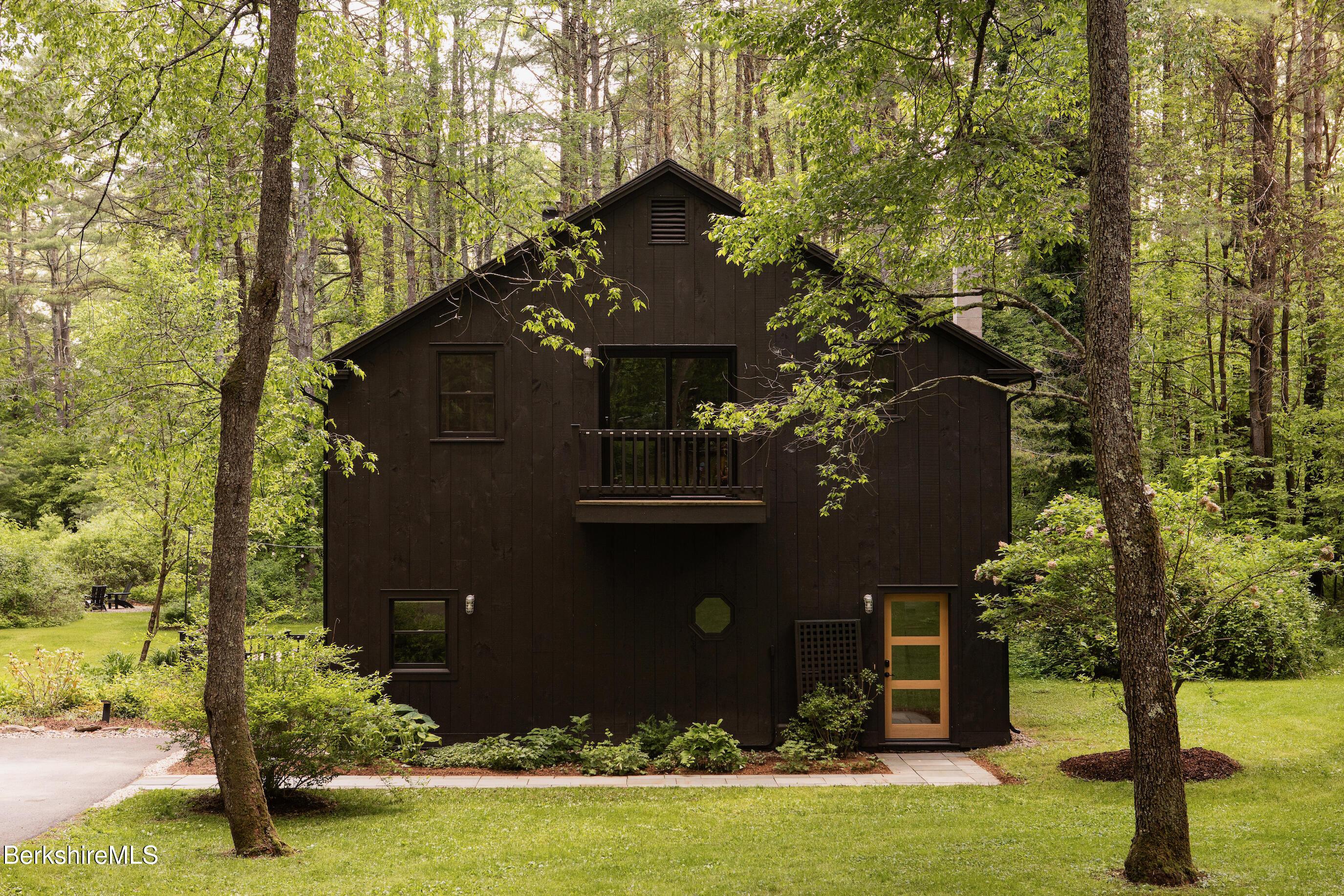 Image 1: The Old Queechy Cabin - 1