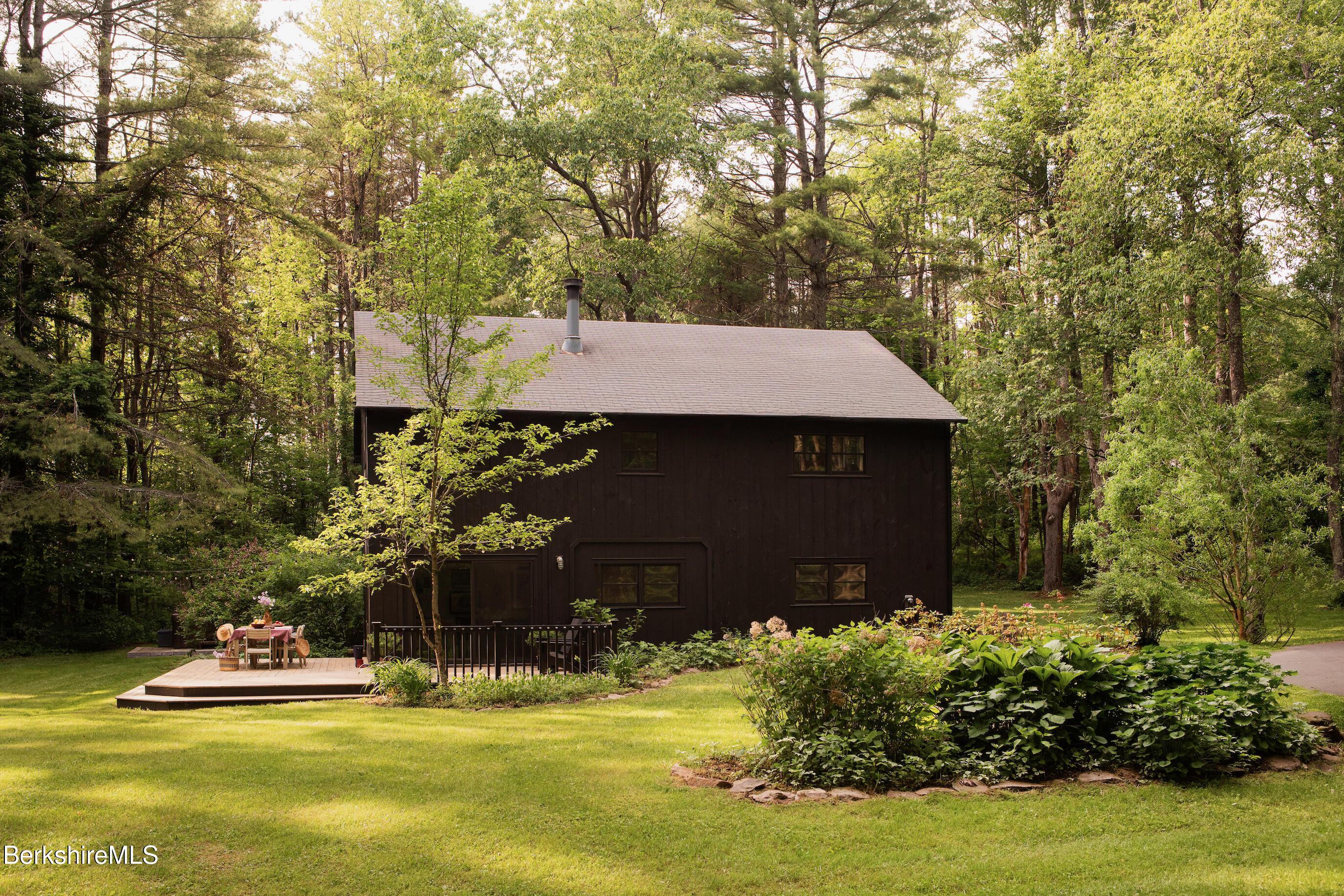 Image 2: The Old Queechy Cabin - 2