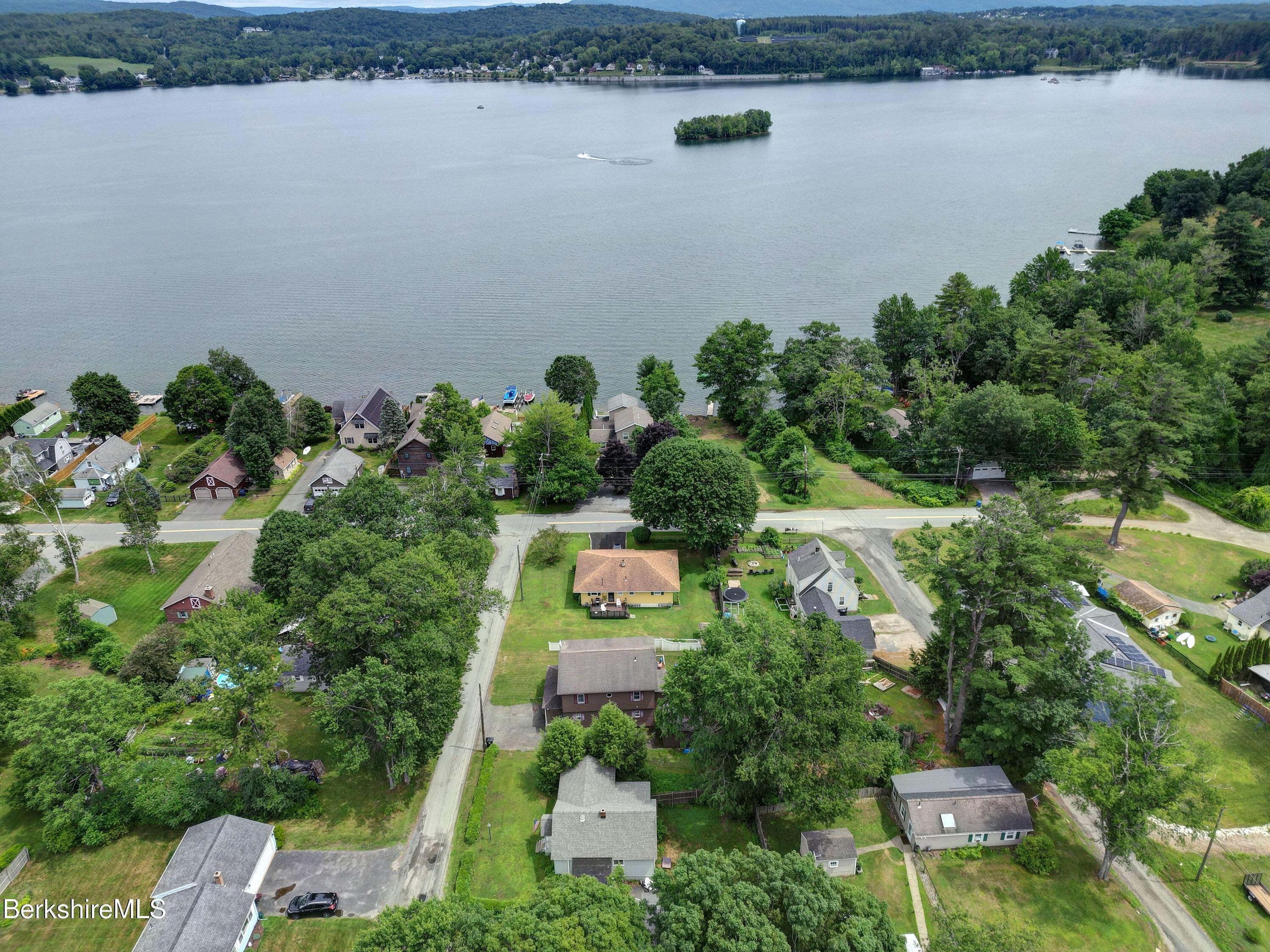 Image 1: 910 Aerial View