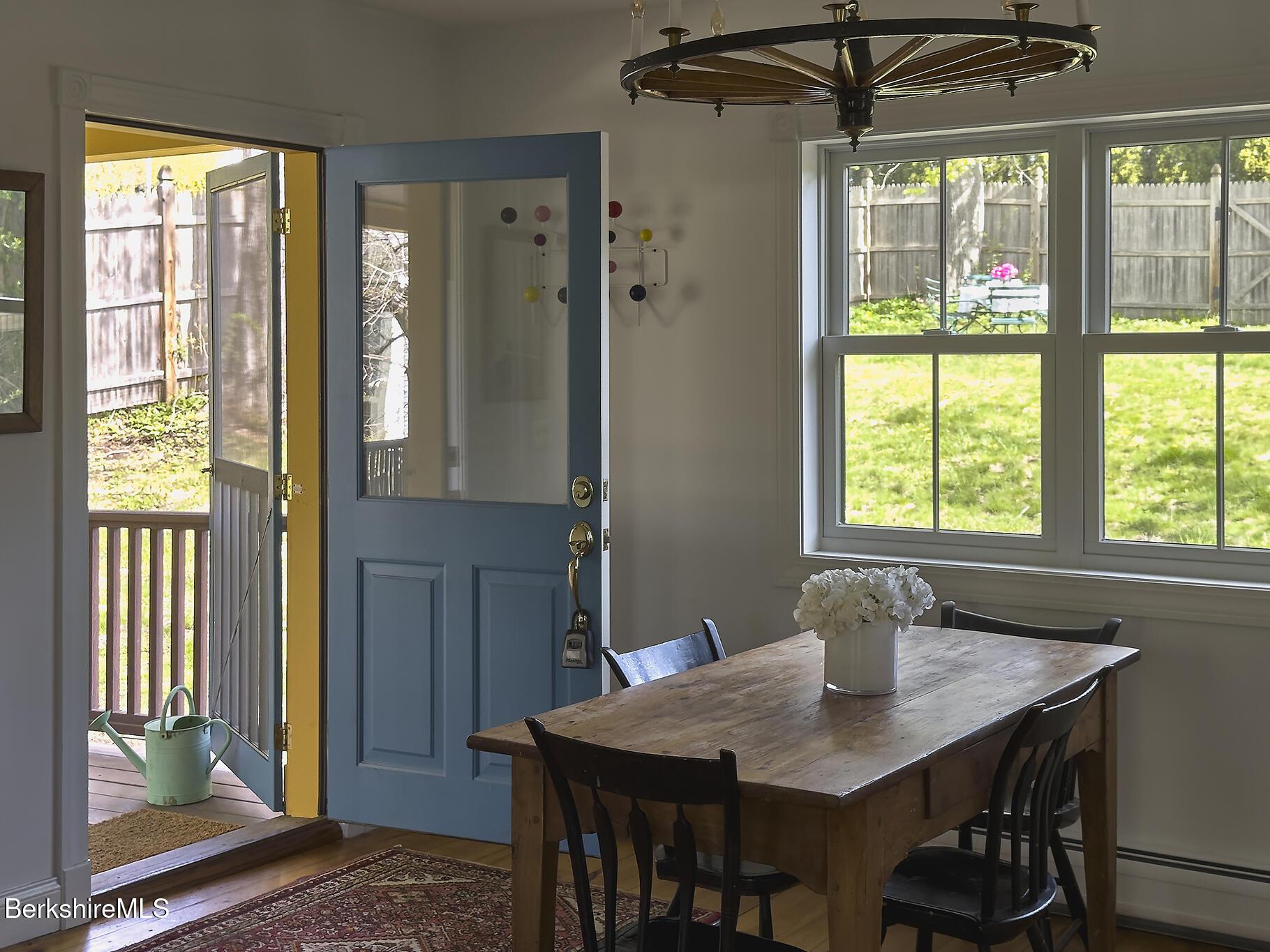 Image 4: Dining to Porch
