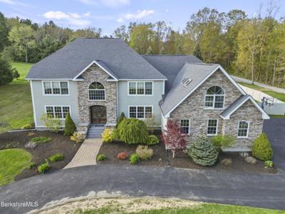 63 Blythewood Dr
