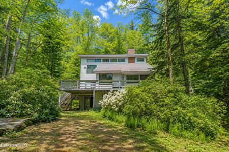 454 Seneca Dr