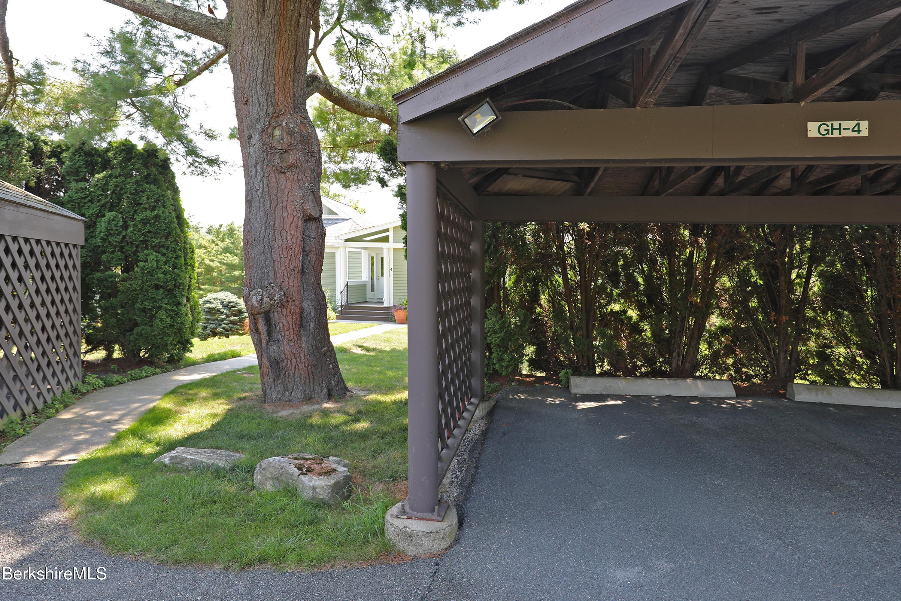 Image 4: COVERED PARKING FOR UNIT