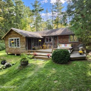 17 Beachwood Dr