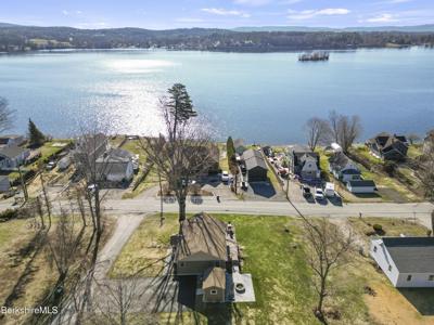 200 Narragansett Ave