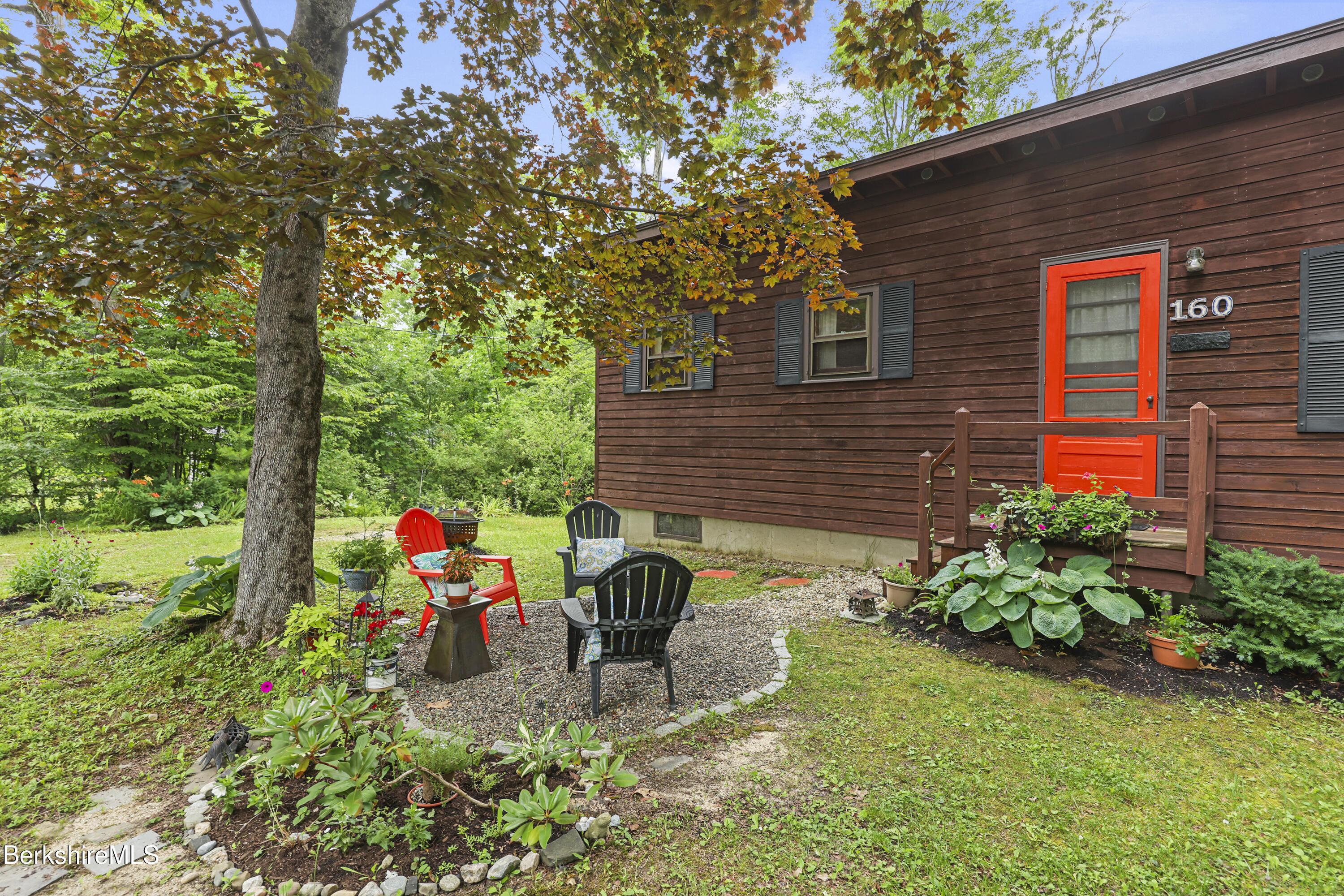 Image 2: Front Yard