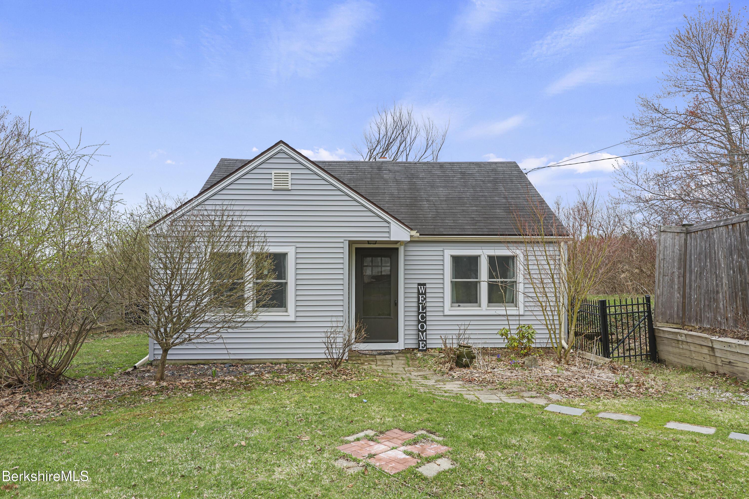 Image 2: 5 Exterior Front