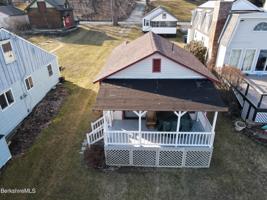 153 Narragansett Ave