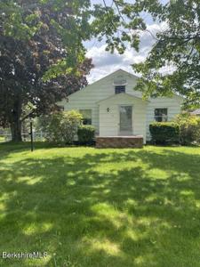 11 Oriole St
