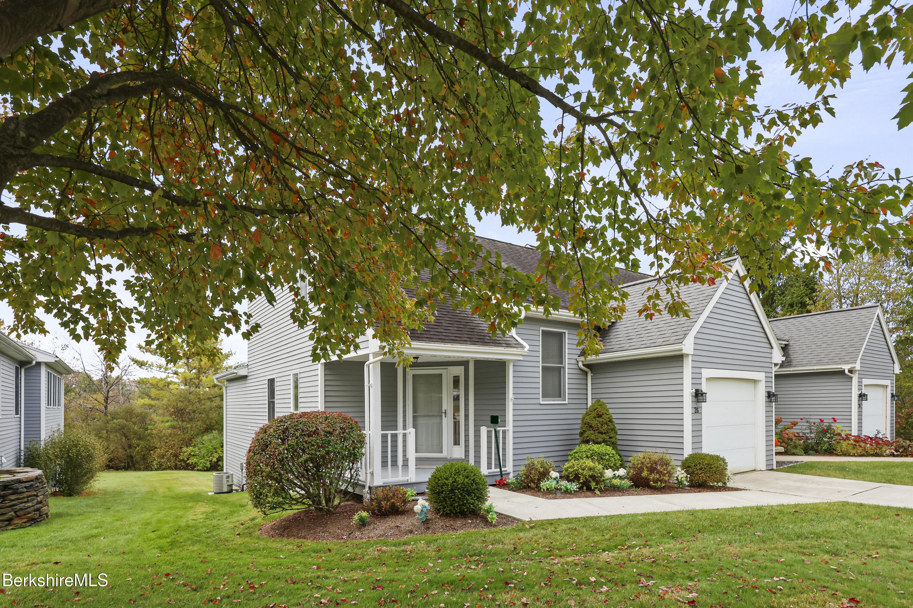 Image 2: 10 Exterior Front