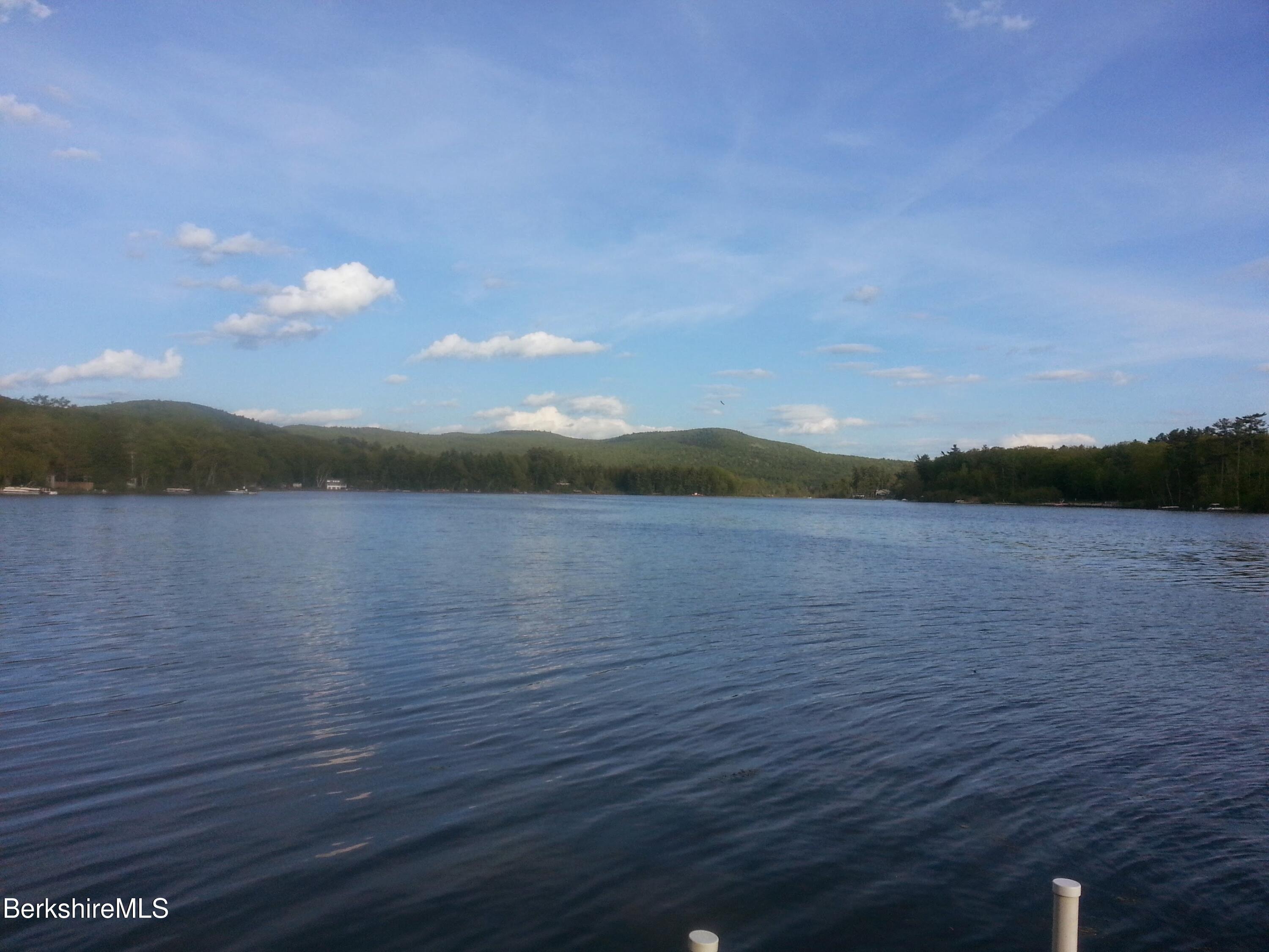 Image 2: Lake Buel