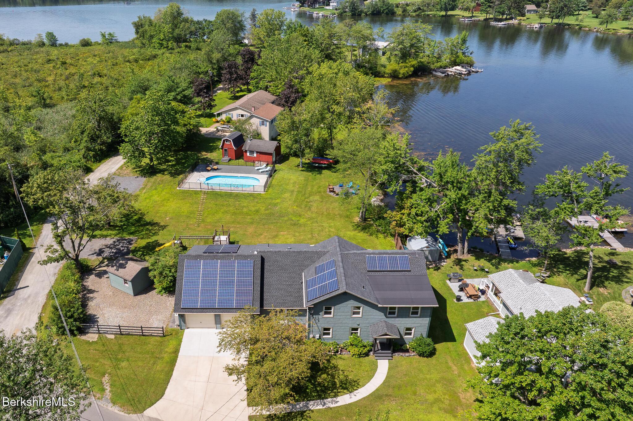 Image 2: 593LakewayDRONE16