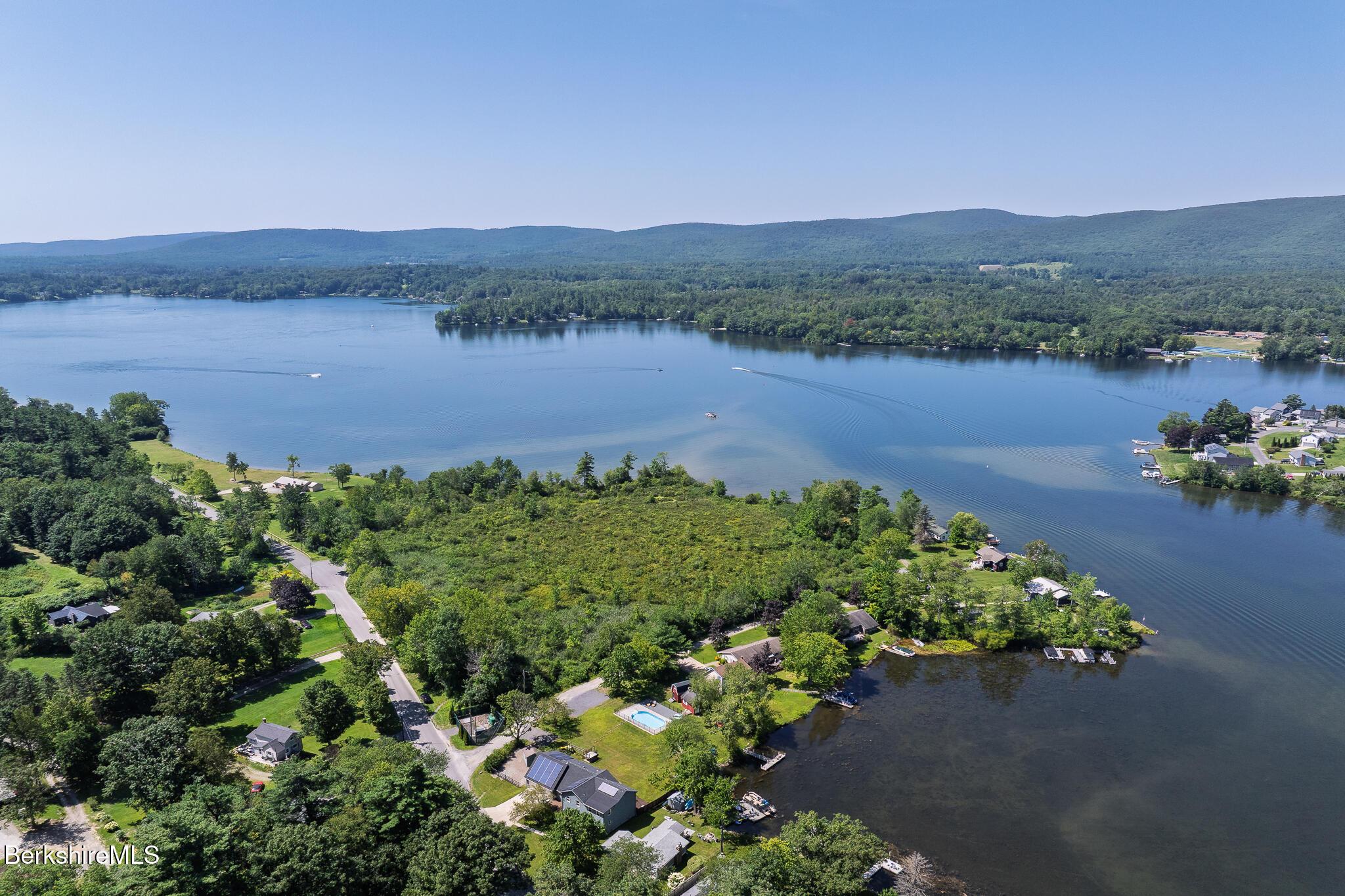 Image 4: 593LakewayDRONE1