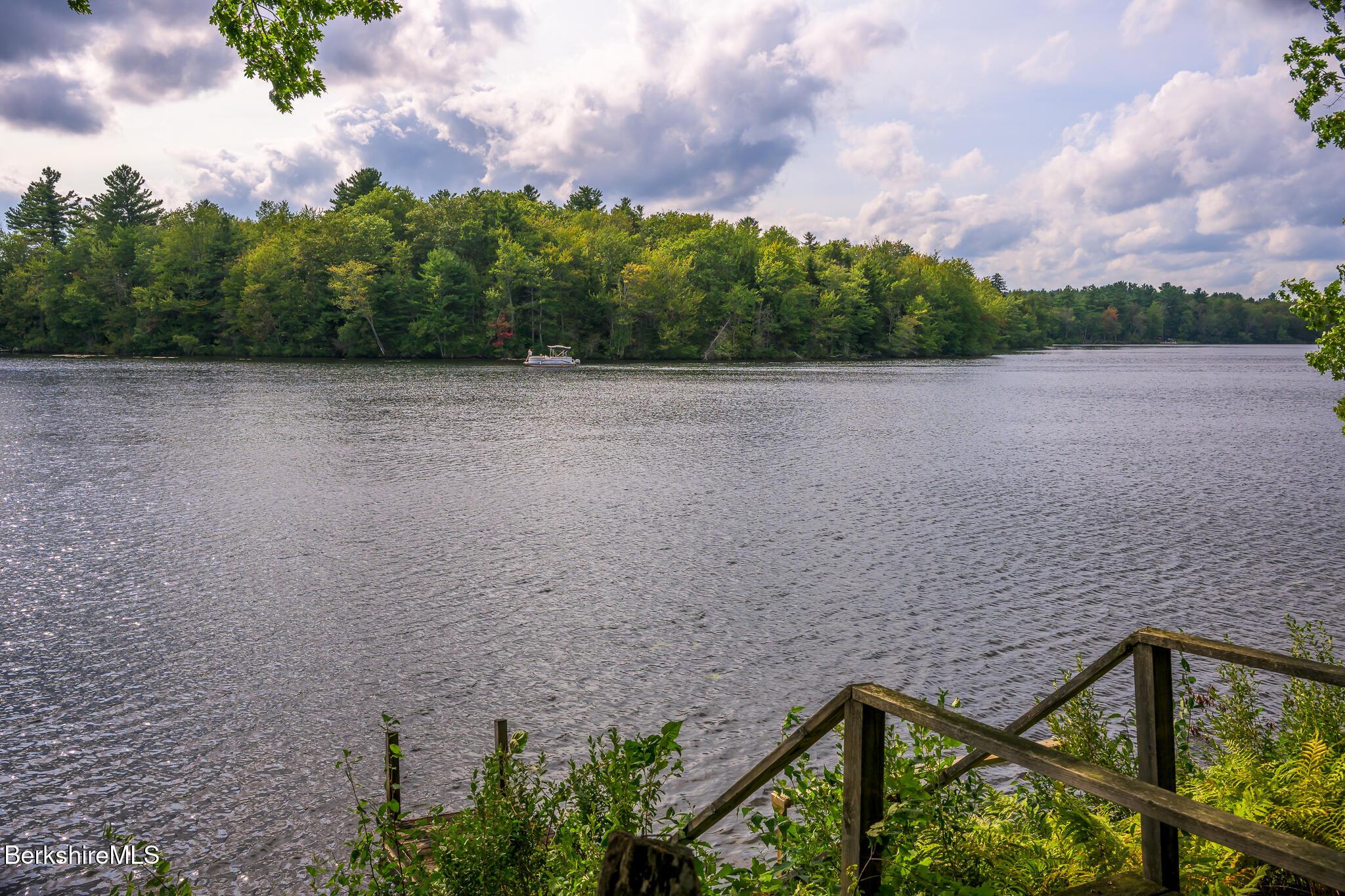 Image 1: Ashmere Lakefront home