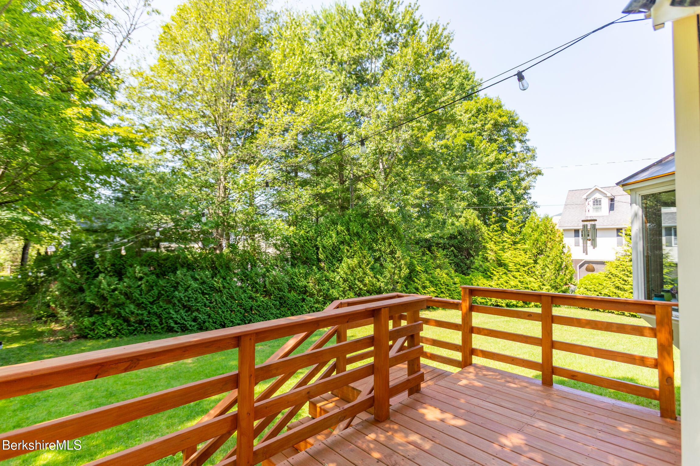 Image 4: Deck