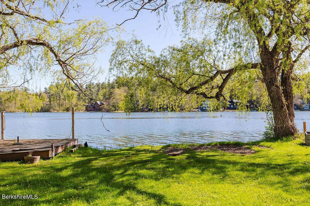 Image 3: Lake Access