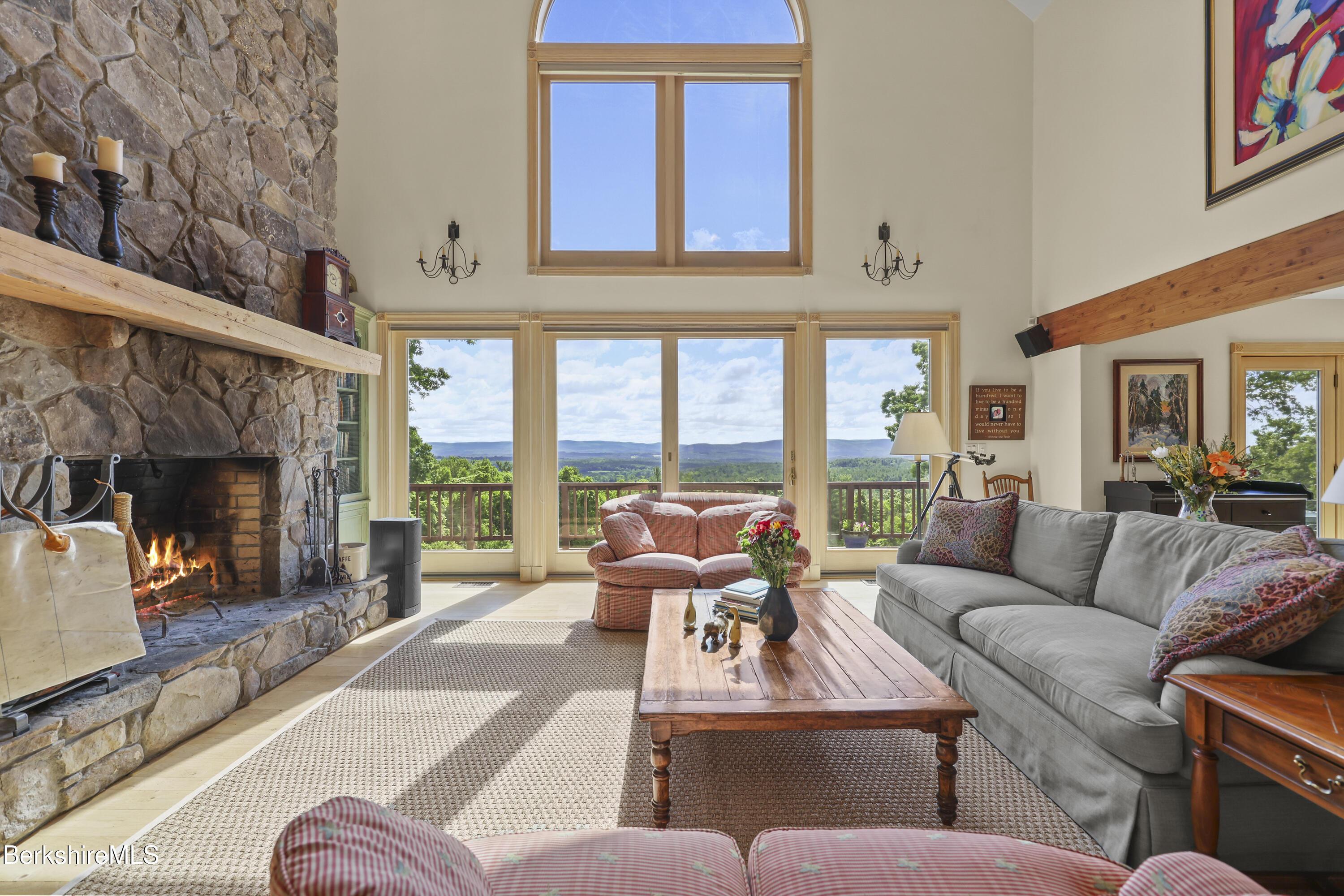 Image 4: 65 Living Room