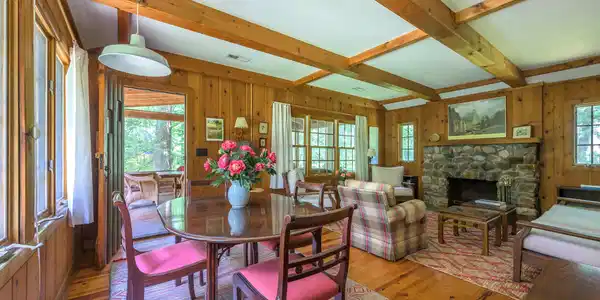 12 Beachwood Dr