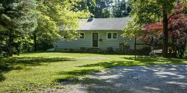 58 Interlaken Rd