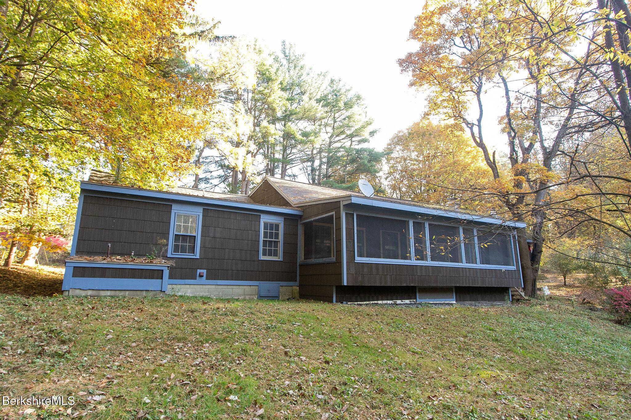 Image 1: exterior