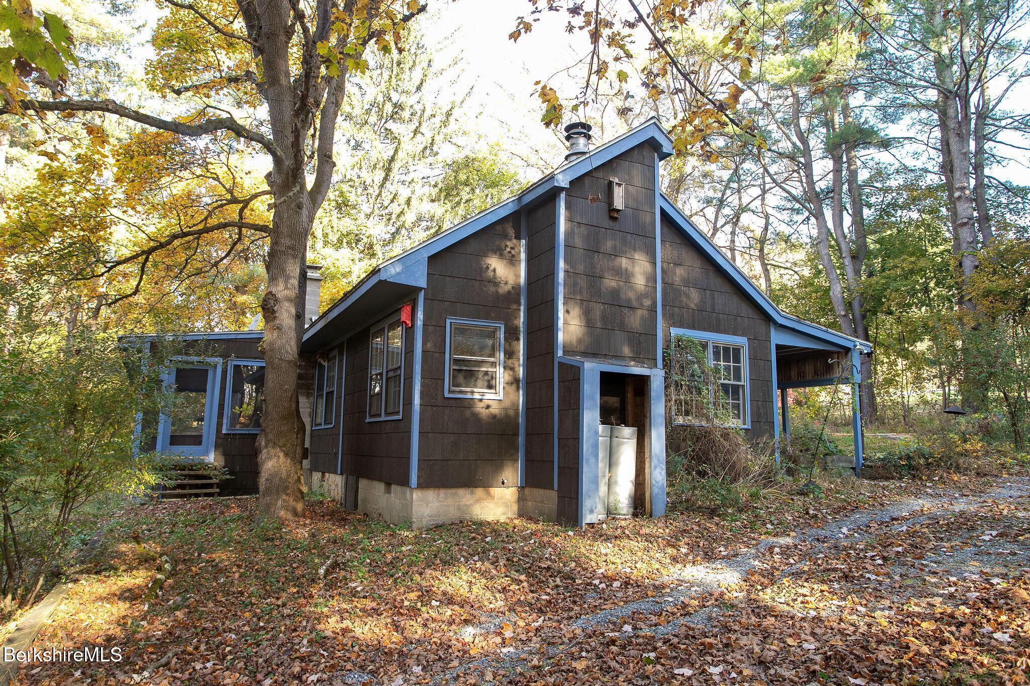 Image 4: exterior