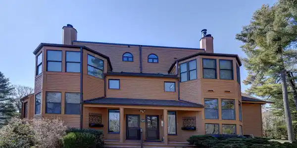 19 Hawthorne St