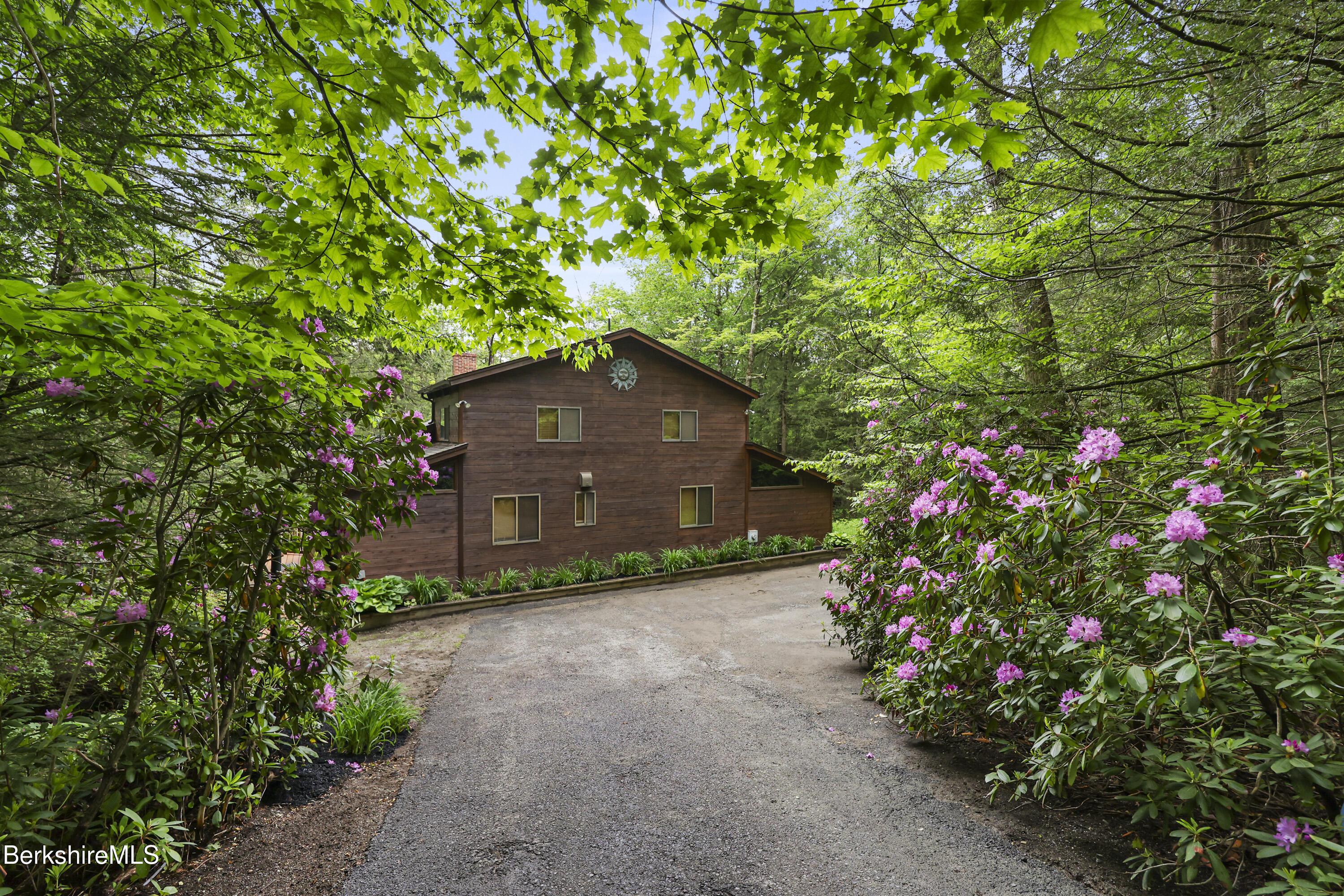 Image 2: 1-Exterior Front