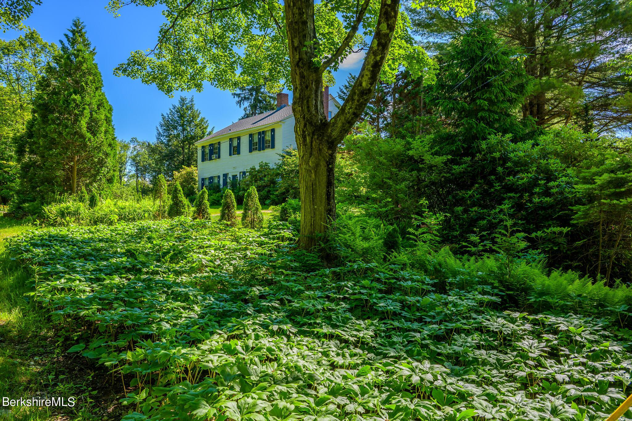 Image 3: 350 Ild Cheshire Main House
