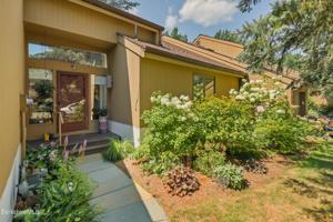 29 Lakecrest Dr