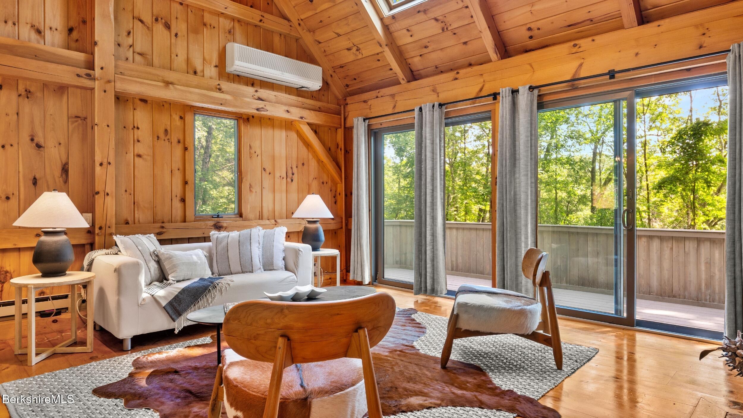 Image 2: Living _ Dining - 3LR