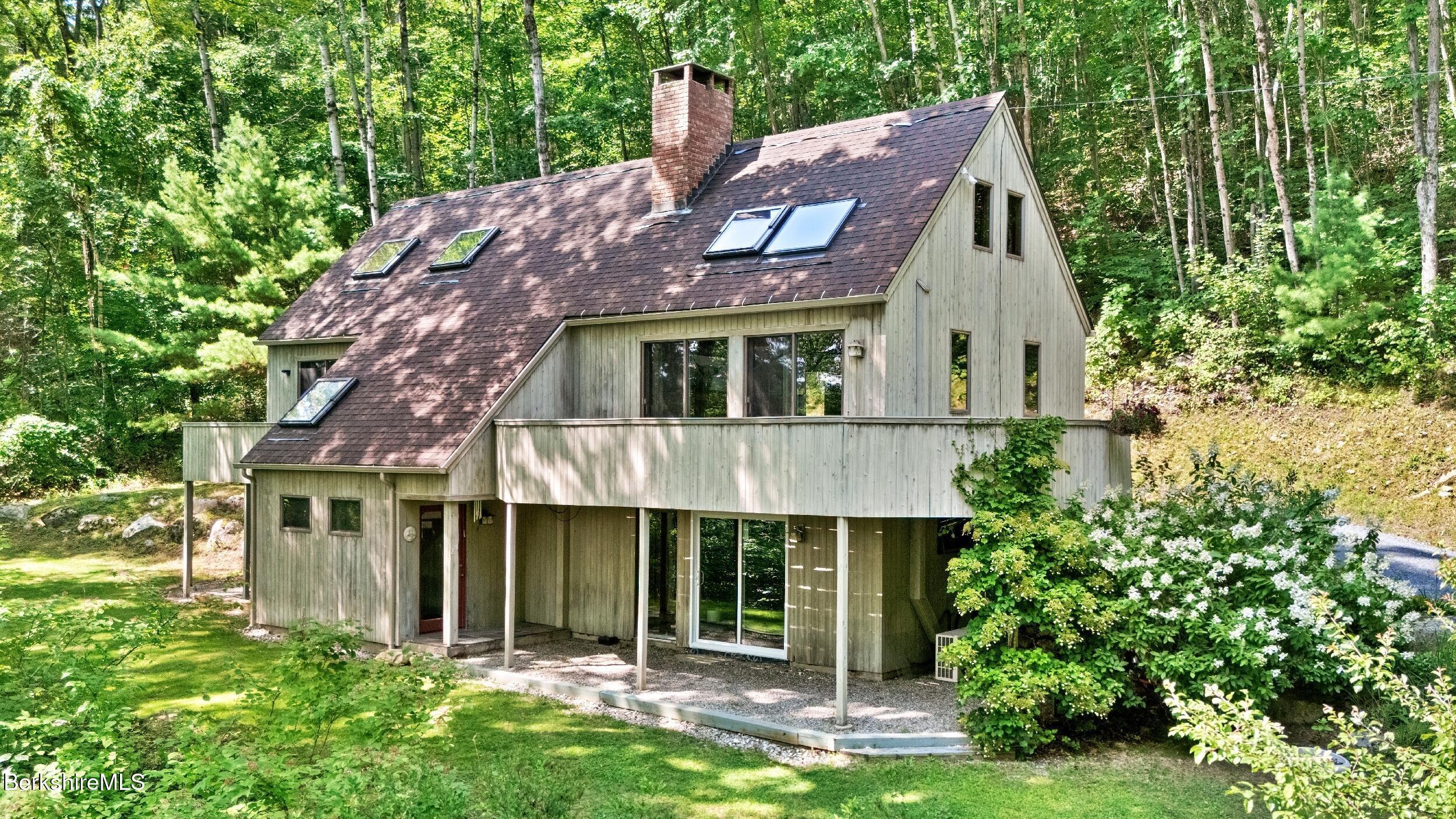 Image 4: Exterior - 1LR