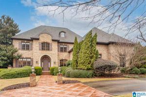 1004 HILLSIDE CRESCENT