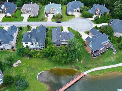 5557 LAKES EDGE DRIVE