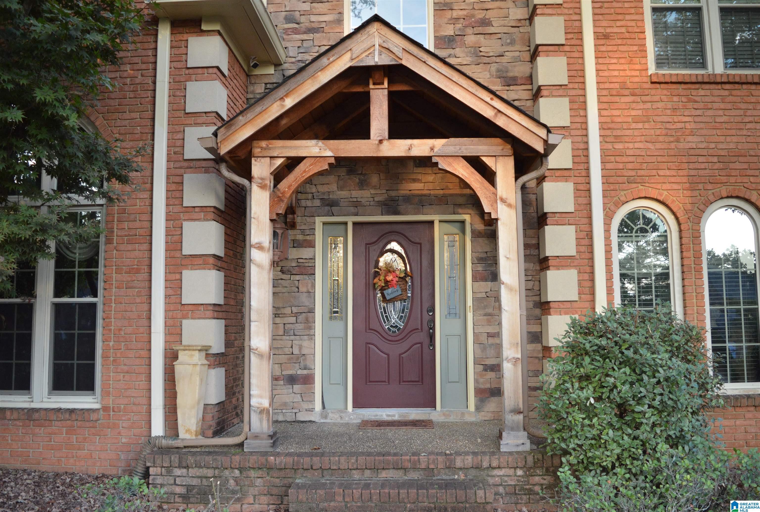 Image 4: Front Entrance