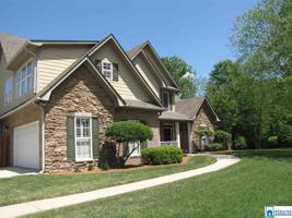 100 CREEKWOOD LN